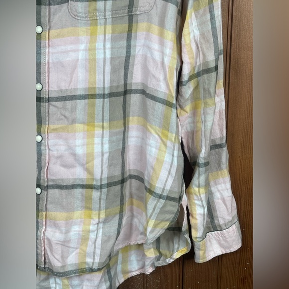 American Eagle Outfitters Pink and Yellow Plaid Flannel, Pearl Snaps - Picture 3 of 10